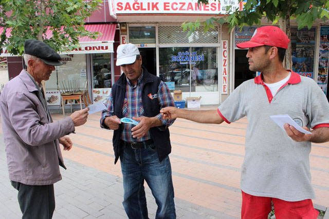 Çevre Gününde Emirdağlılara broşür dağıtıldı