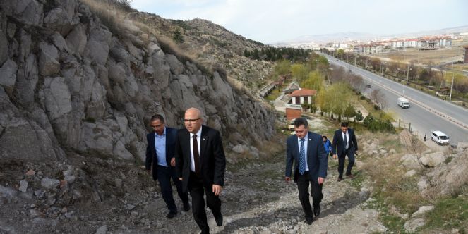 Çoban: ‘Dağları Aşıp Yollar Açıyoruz’