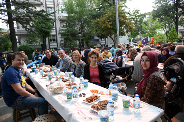 Çoban’dan Örnekevler ve Güvenevler sakinlerine iftar