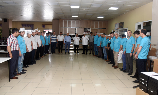 Çoban, iftar programlarında görev alan personelleri ödüllendirdi