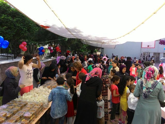 Cumhuriyet İlkokulu kermes düzenledi