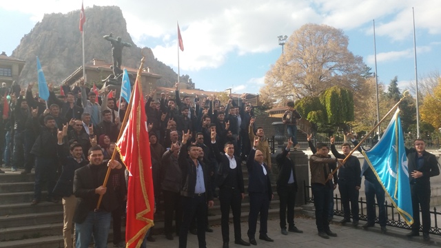 Demirel: ‘Türkmenlere kayıtsız kalamayız’