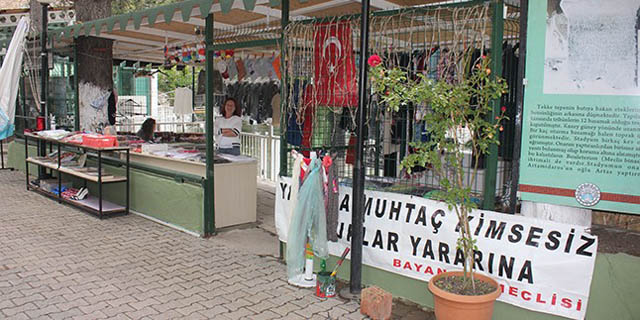Dinar Bayanlar Meclisi yardıma muhtaç çocuklar için stant açtı