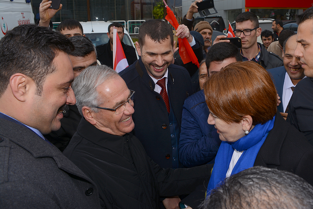 Dinar Belediye Başkanı Acar Akşener'i Afyon'da karşıladı