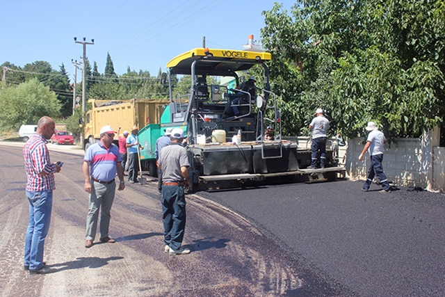 DİNAR BELEDİYESİ ASFALT SEZONUNU AÇTI