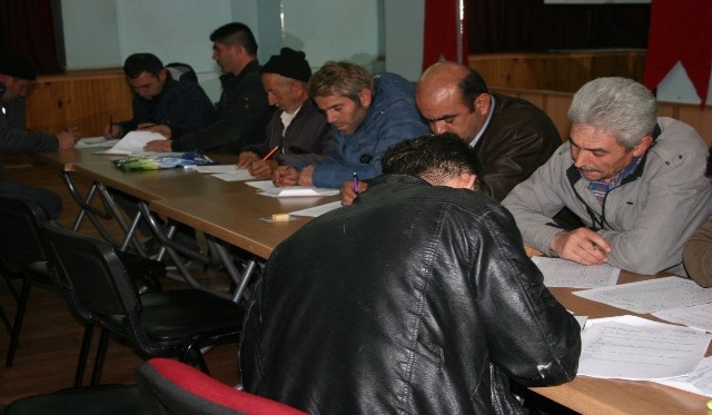 Dinar’da 28 kişi avcılık belgesi aldı
