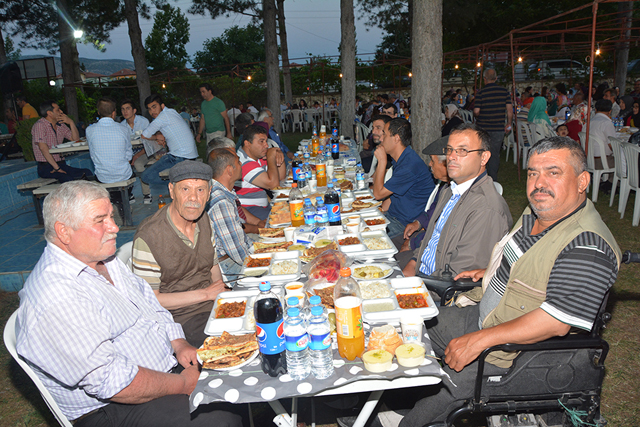 Dinar’da engelliler iftarda buluştu