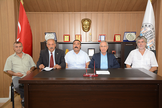 Dinar’da siyasilerden darbeye karşı duruş