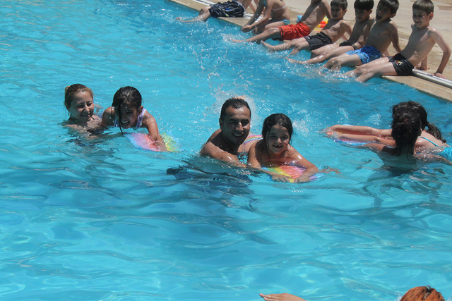 Dinar’da yüzme kursu kayıtları başladı