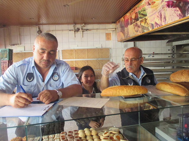Dinar’daki ekmek fırınlarına ramazan denetimi
