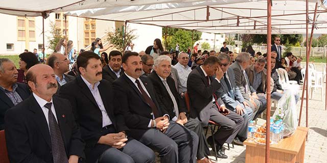 Dinar Fen Lisesinde mezuniyet töreni düzenlendi