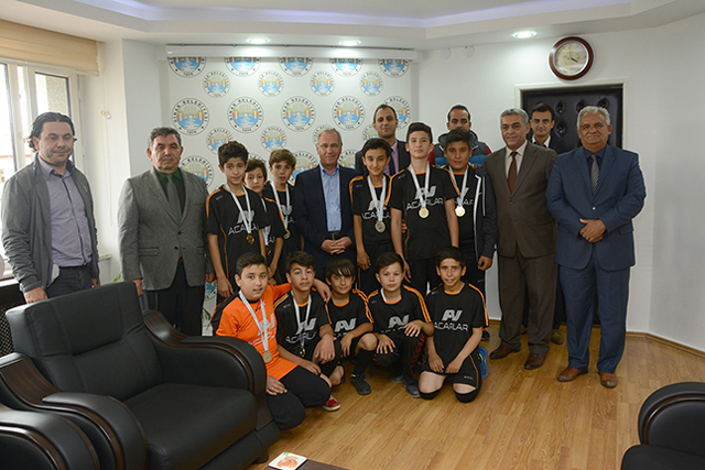 Dinar futsal takımı uluslararası müsabakalarda şampiyon oldu