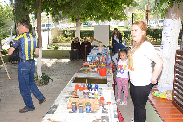 Dinar HEM sergisi Suçıkan Park’ta açıldı