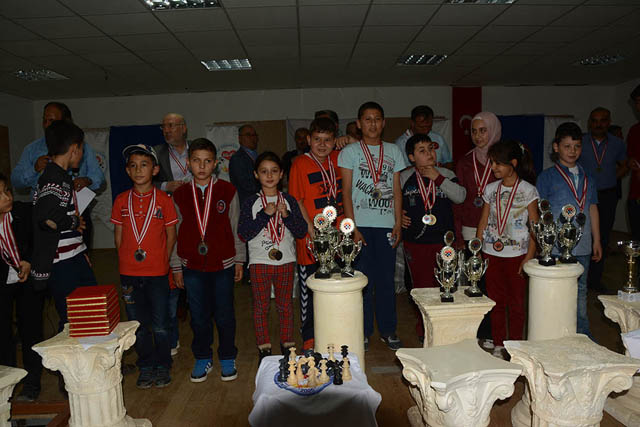 Dinar Ulusal Satranç Turnuvası’na 250 kişi katıldı