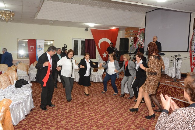Dinar'da Öğretmenler Günü kutlamasına 600 öğretmen katıldı