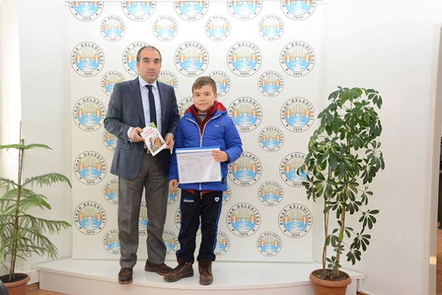 Dinarlı öğrenciler kitabı seviyor