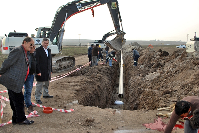 Doğalgaz Ana Hattında borular kanala inmeye başladı