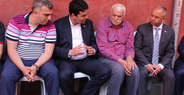DP Lideri Uysal, şehit polisin ailesini ziyaret etti