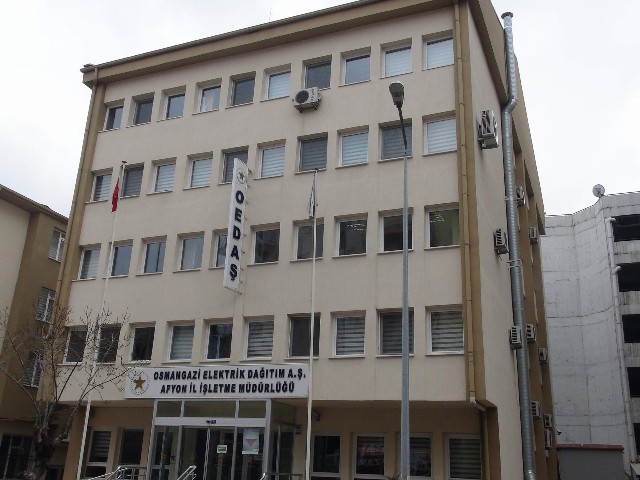 'Elektrik sistemi iki yıl içinde çökecek!'