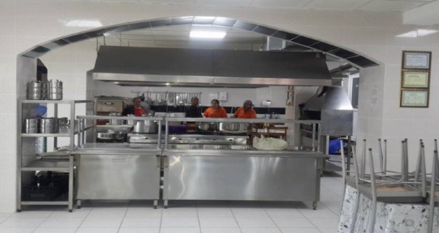 Emirdağ’da her gün 64 eve sıcak yemek ulaştırılıyor