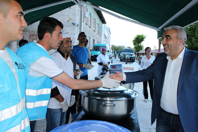 Emirdağ’da ilk iftarı Başkan Kargın verdi