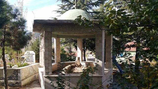 Emirdağ’da ‘manevi’ alanlara bakım çalışması başlatıldı