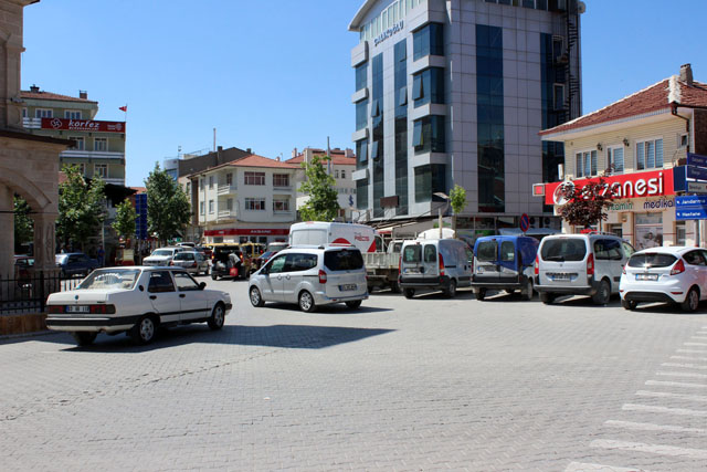 Emirdağ’da trafik sorunu had safhada