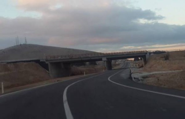 Emirdağ köprülü kavşağı açıldı