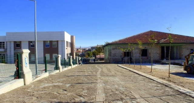 Emirdağ MYO bahçesine düzenleme