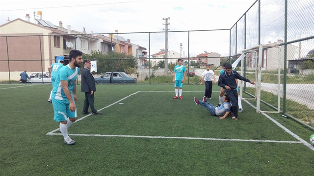 Engelli bireyler yeşil sahalarda